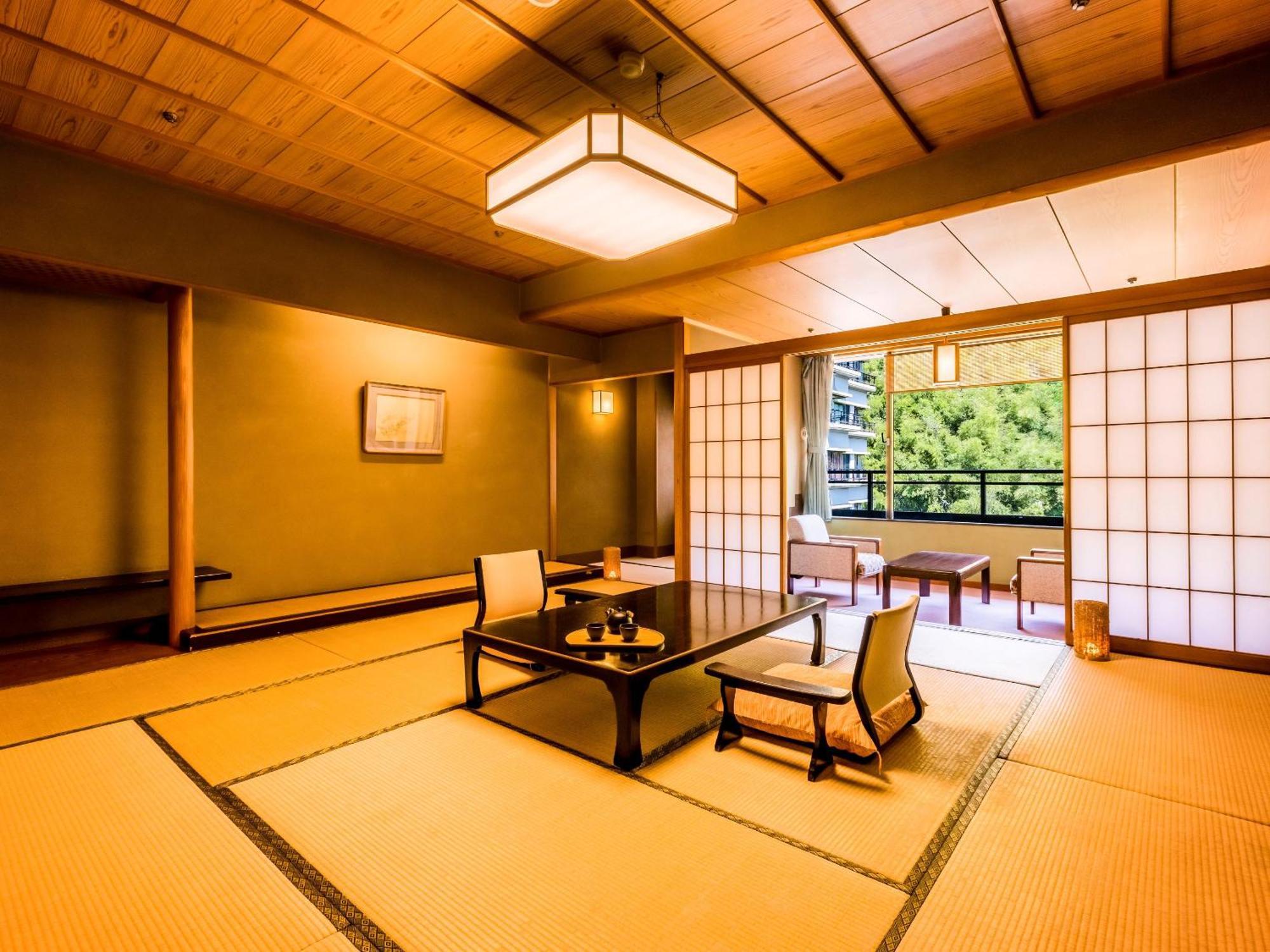 Ooedo Onsen Monogatari Premium Saiki Bekkan Misasa Екстер'єр фото